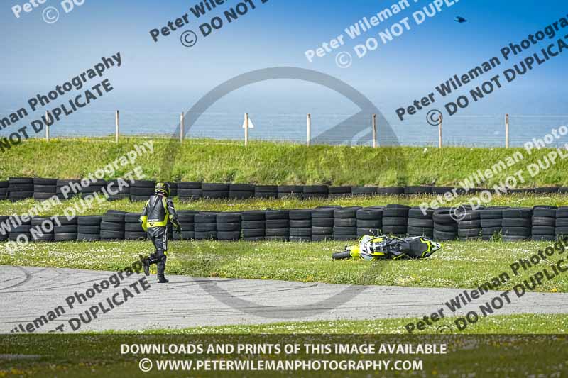 anglesey no limits trackday;anglesey photographs;anglesey trackday photographs;enduro digital images;event digital images;eventdigitalimages;no limits trackdays;peter wileman photography;racing digital images;trac mon;trackday digital images;trackday photos;ty croes